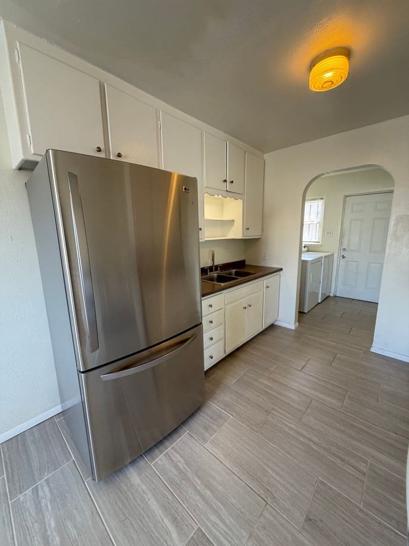 Albuquerque Apartment: 6104 Zuni Road SE