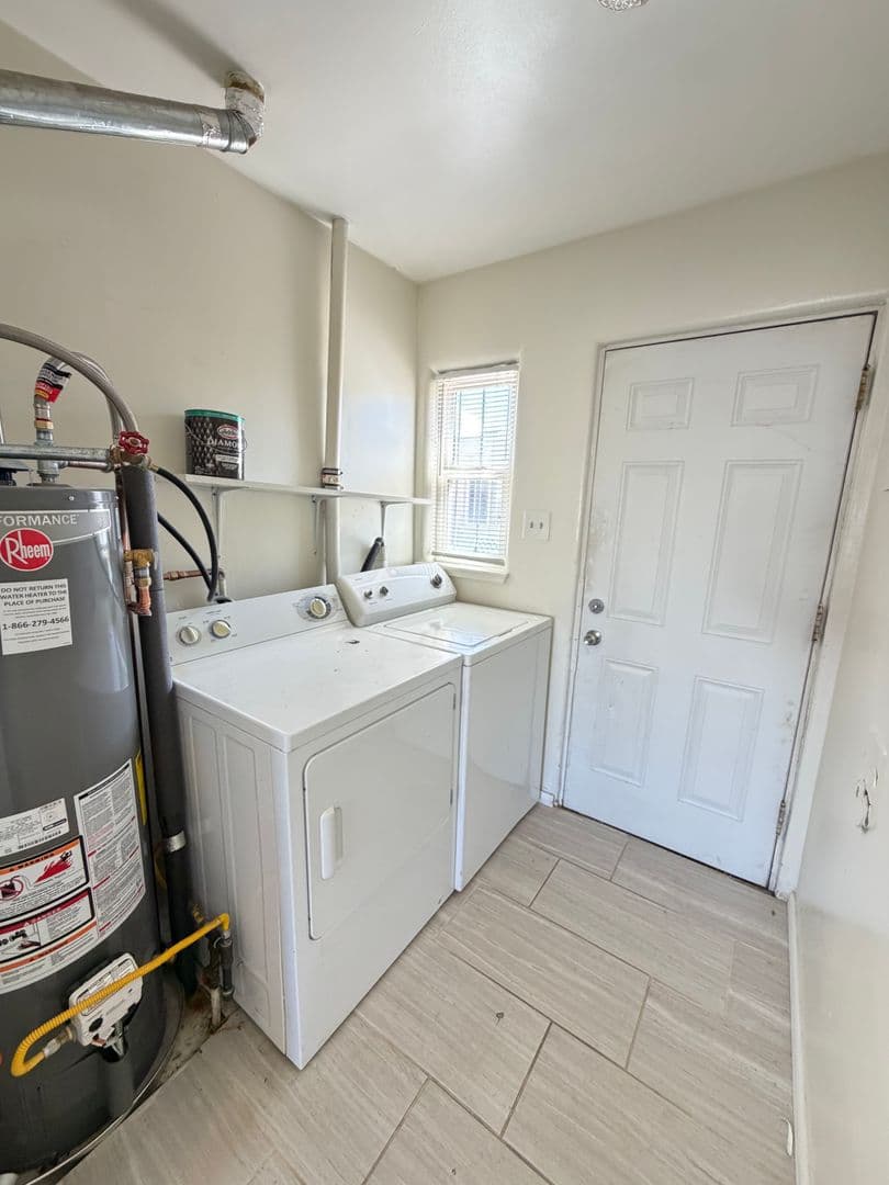Albuquerque Apartment: 6104 Zuni Road SE