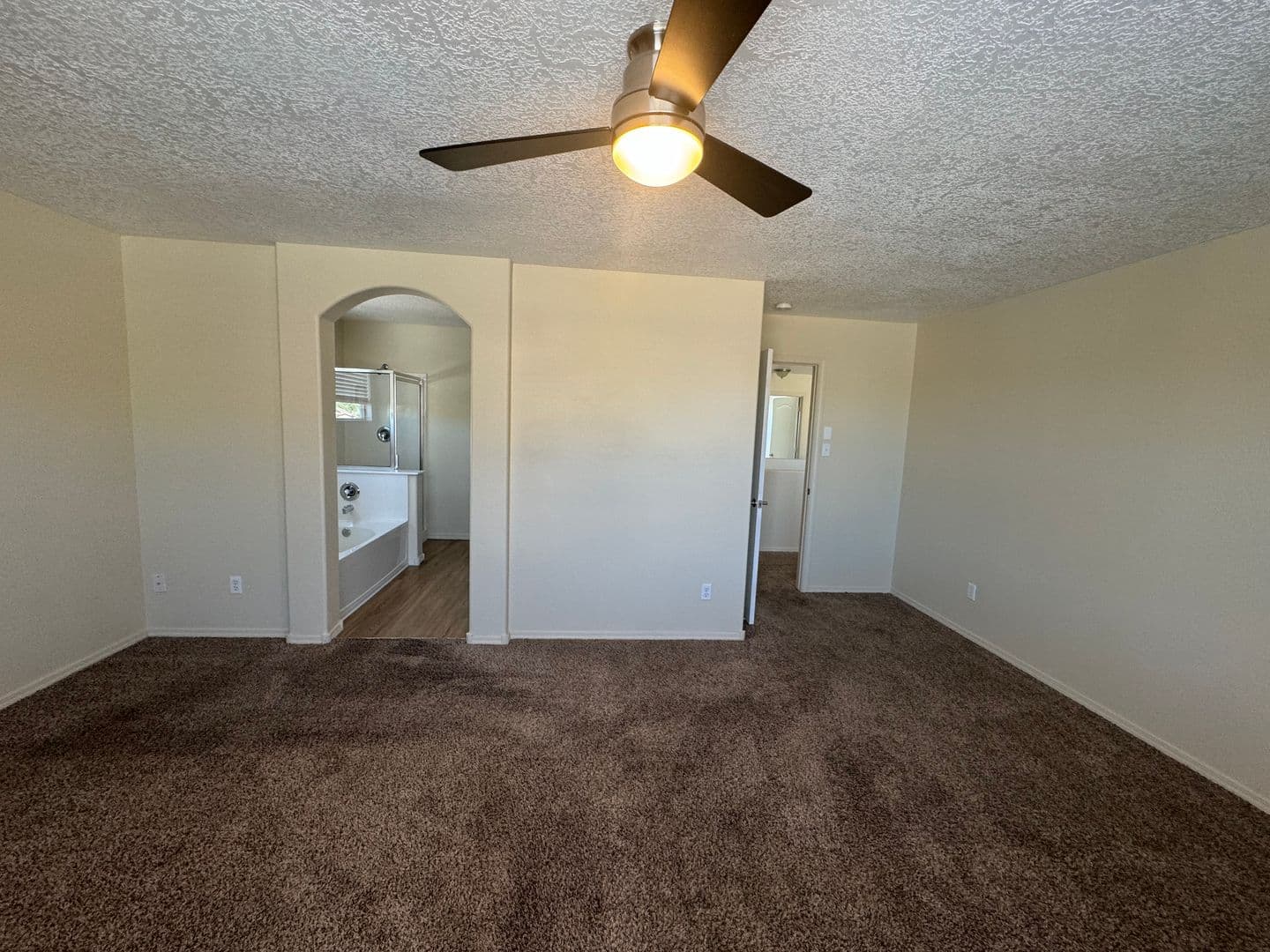 Los Lunas House: 670 Purple Aster Ave SW