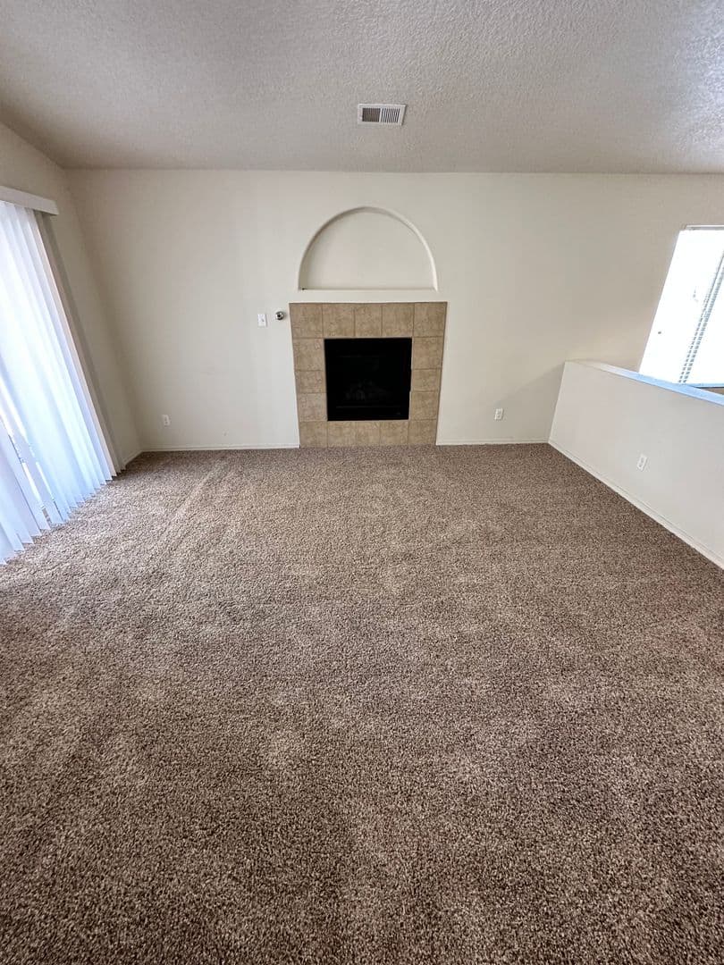Los Lunas House: 841 Purple Aster SW