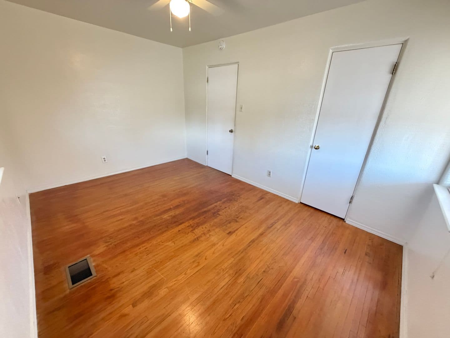 Albuquerque Apartment: 6104 Zuni Road SE