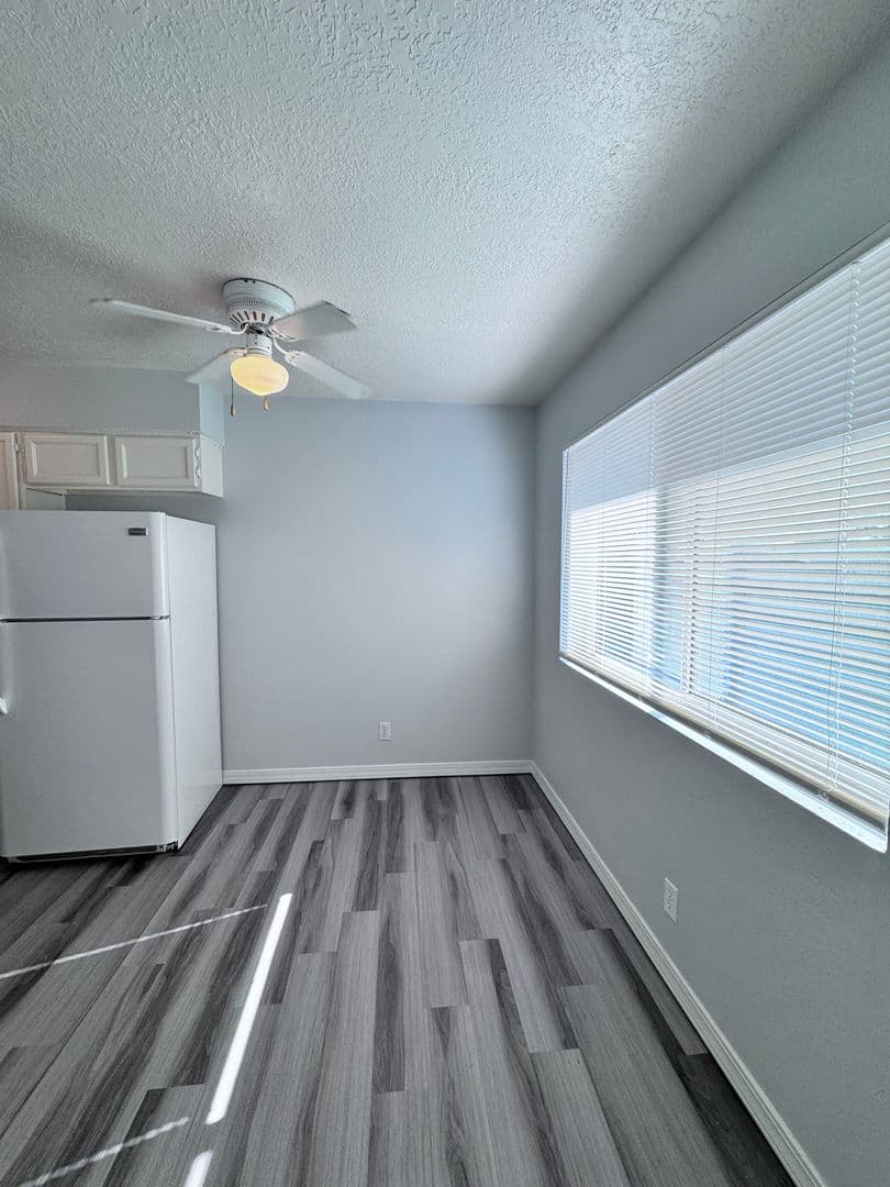 Los Lunas Apartment: 250 Village Dr