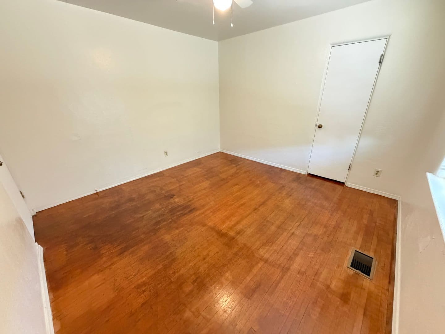 Albuquerque Apartment: 6104 Zuni Road SE