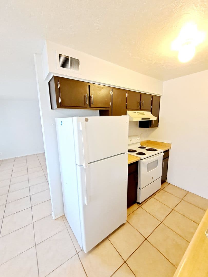 Albuquerque Apartment: 131 Tennessee St Se