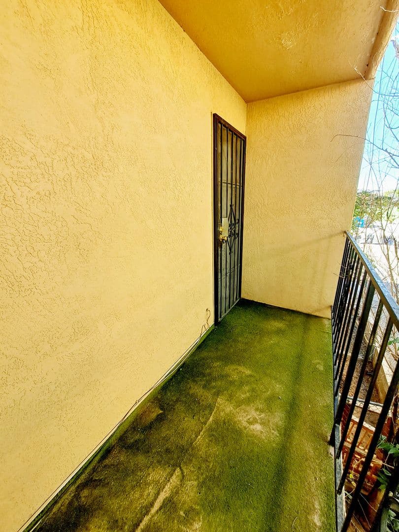 Albuquerque Apartment: 216 63rd Street NW