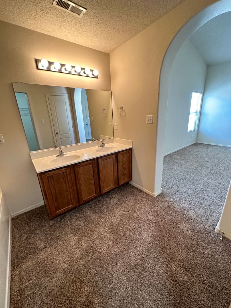 Los Lunas House: 841 Purple Aster SW
