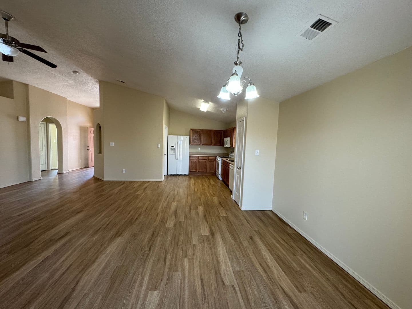 Los Lunas House: 750 Purple Aster Ave SW