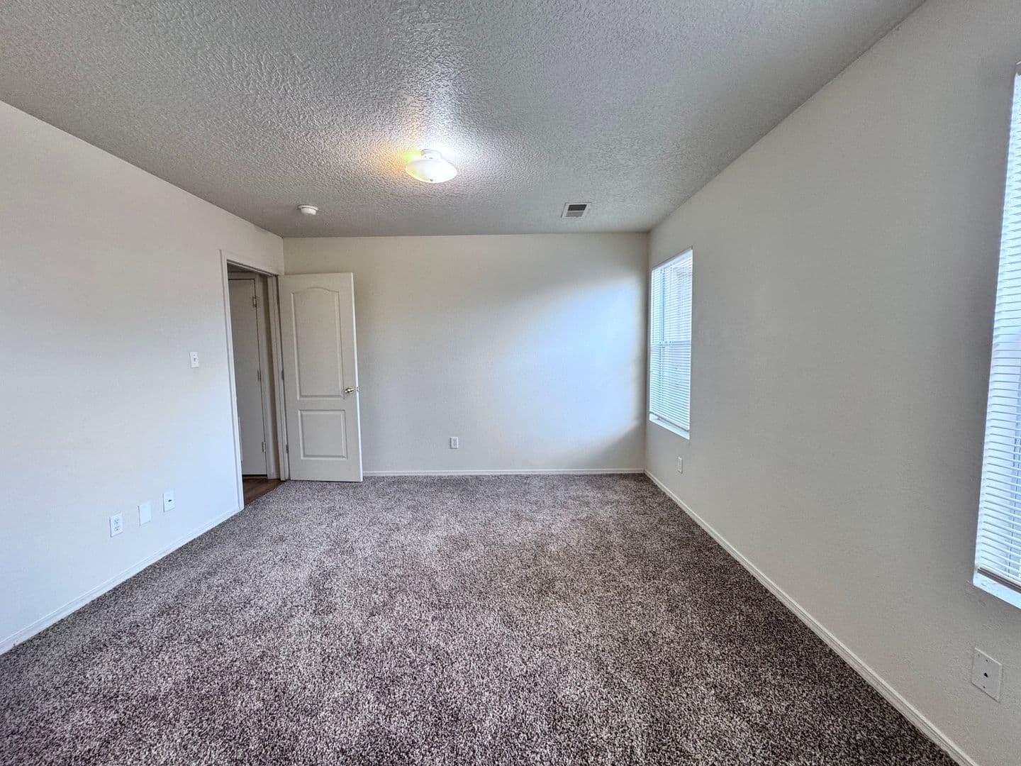 Los Lunas House: 720 Bear Grass Ave SW