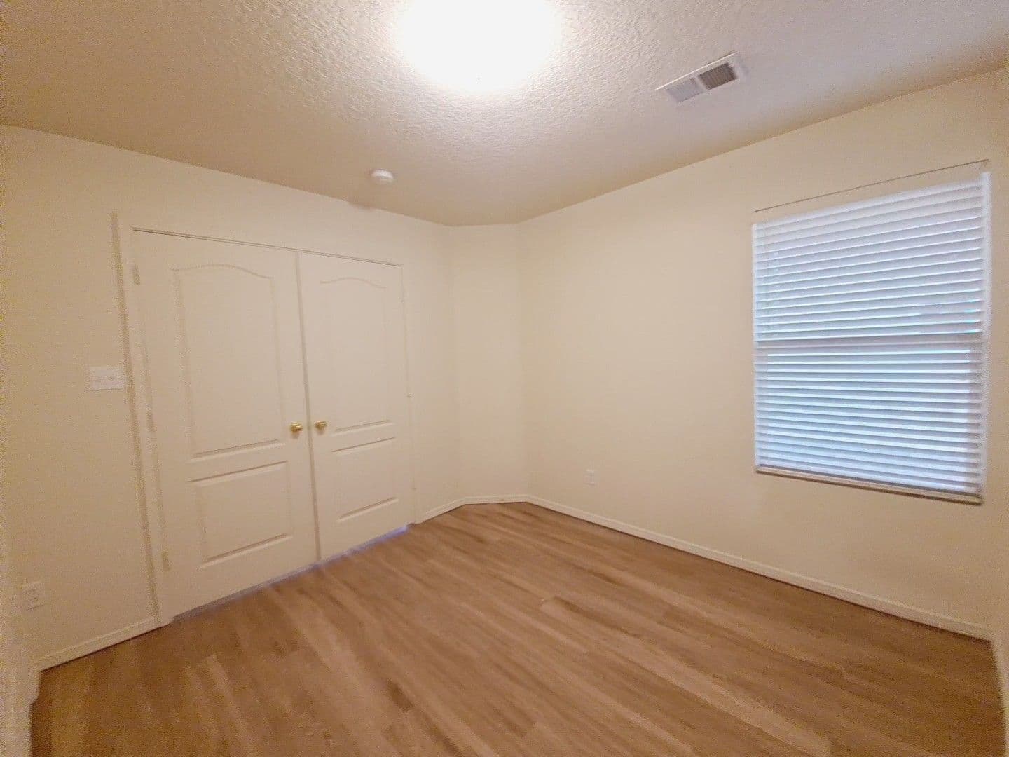 Los Lunas House: 750 Blue Sage Ave SW