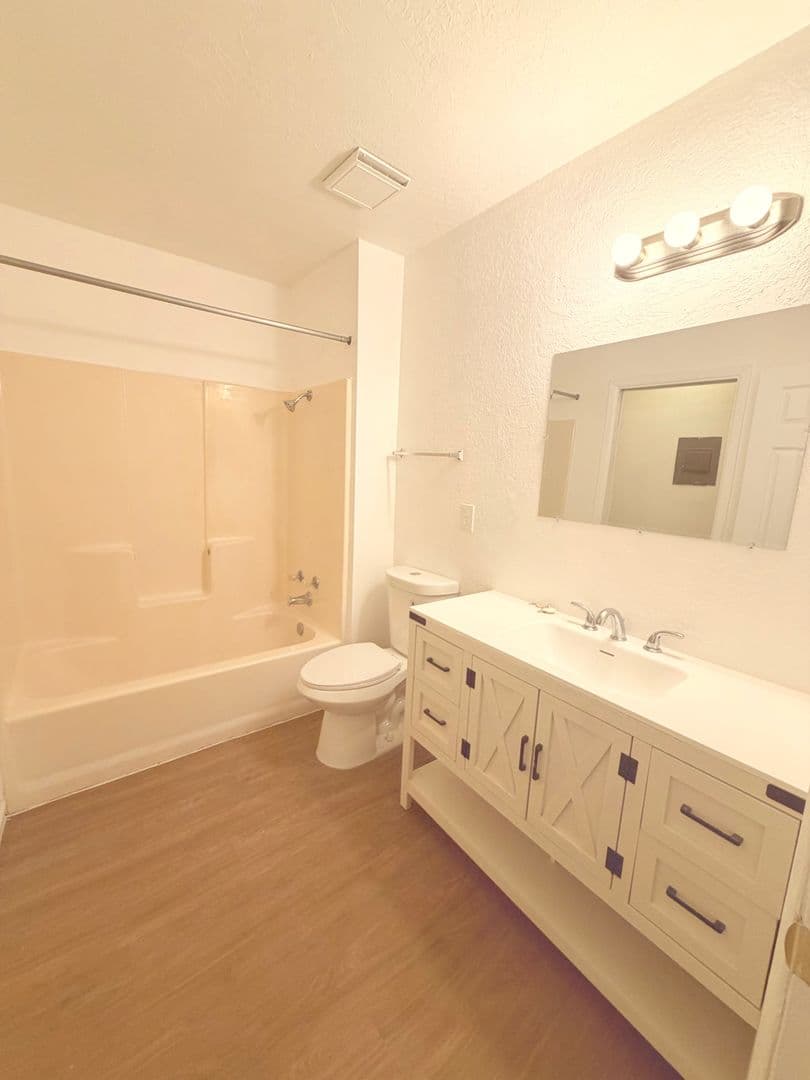 Rio Rancho Apartment: 509 Vancouver Road SE