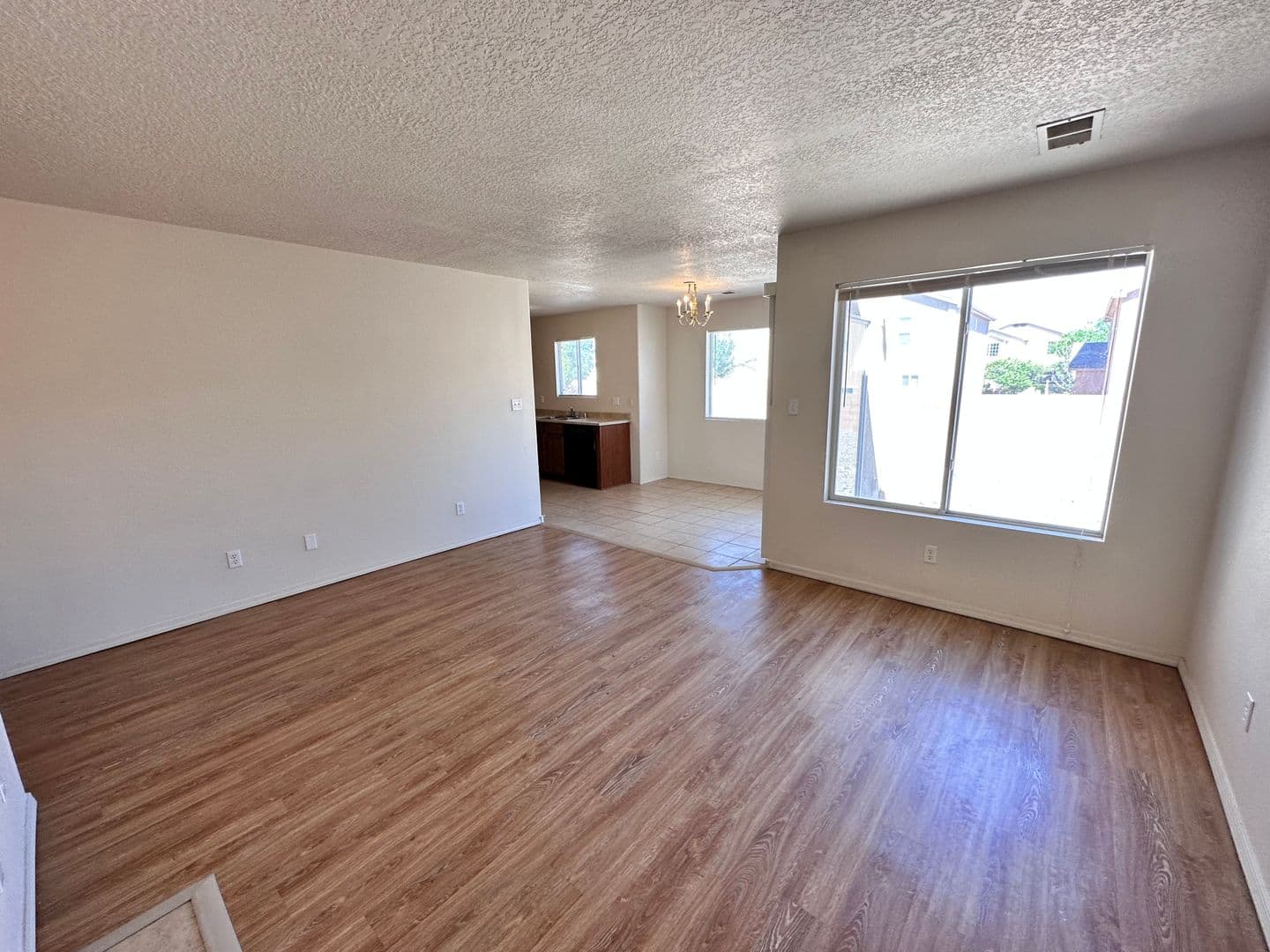 Los Lunas House: 720 Bear Grass Ave SW