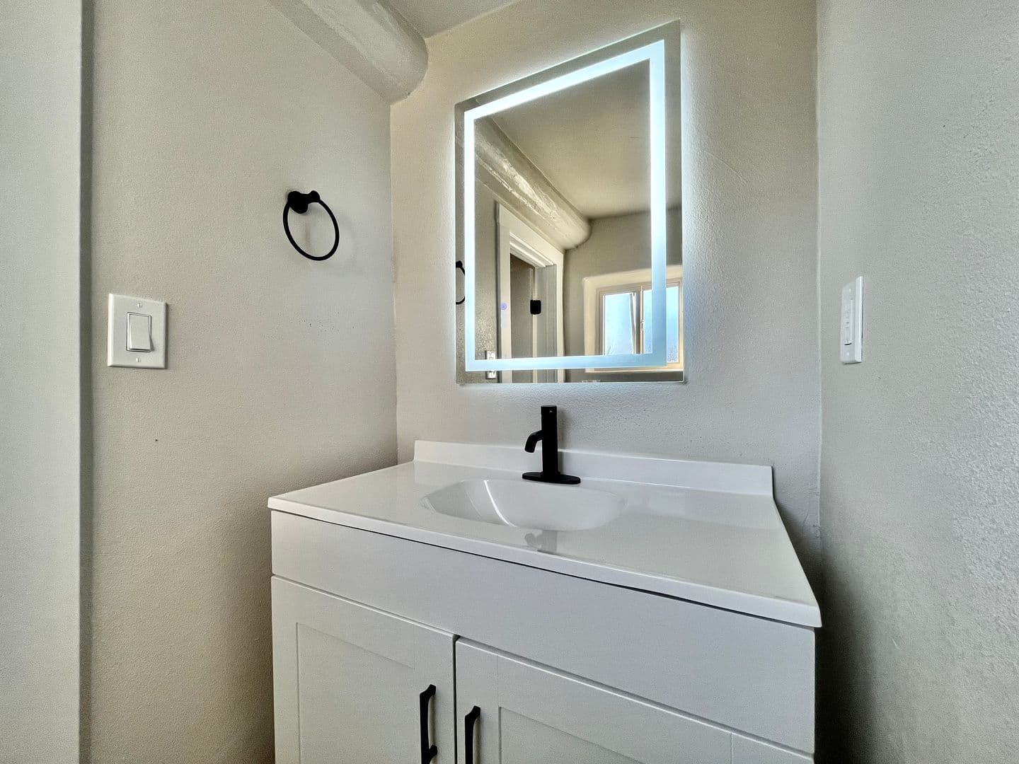 Albuquerque Apartment: 422 Towner Ave NW
