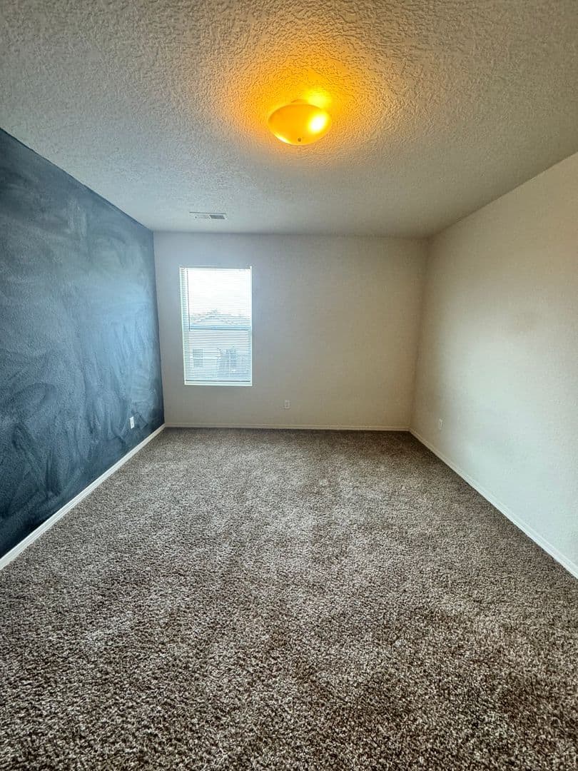 Los Lunas House: 520 Rain Lily Road SW