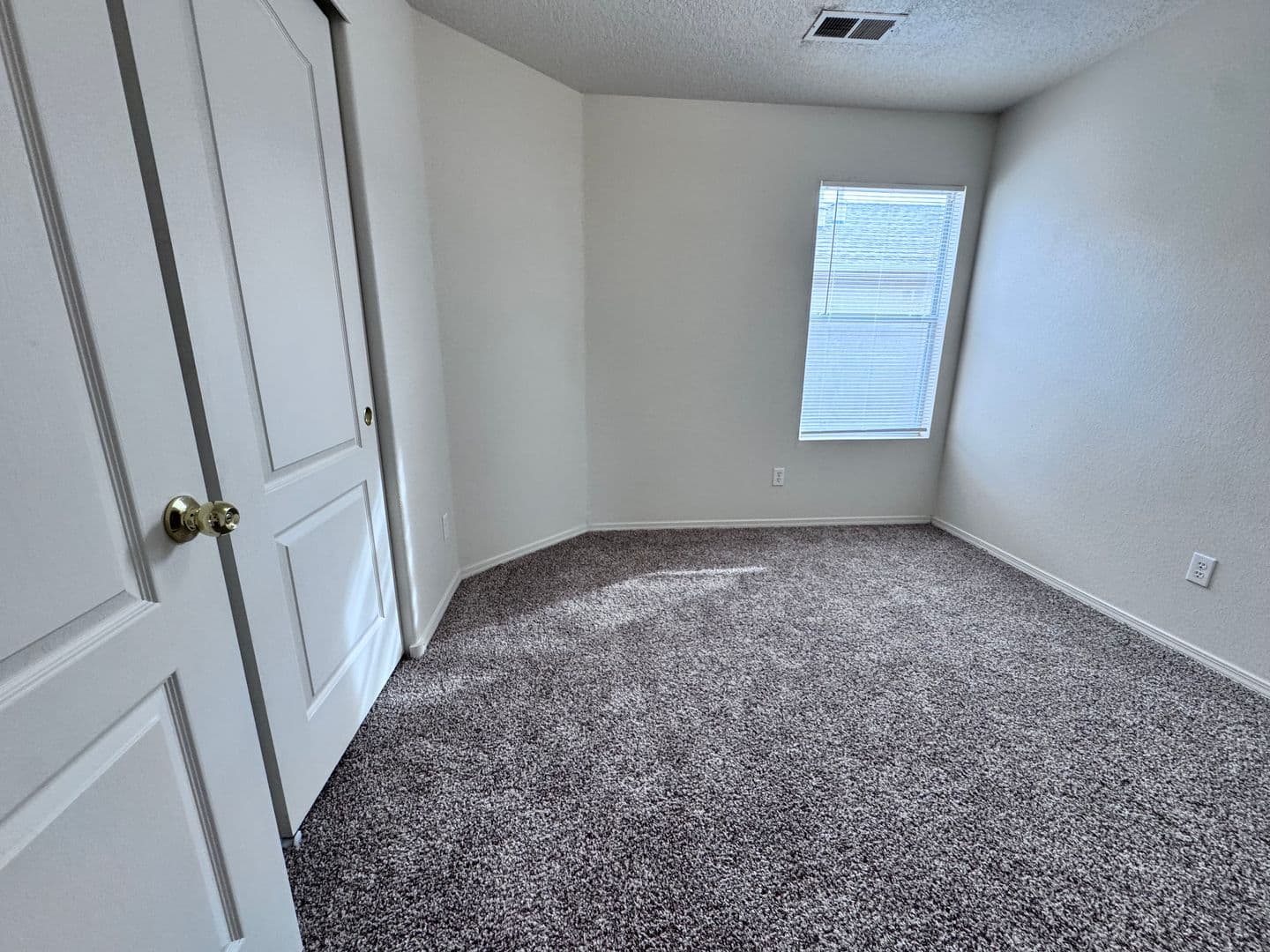 Los Lunas House: 720 Bear Grass Ave SW