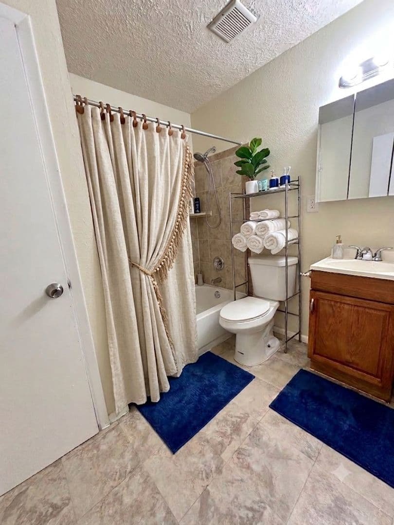 Albuquerque Apartment: 501 Texas Street NE