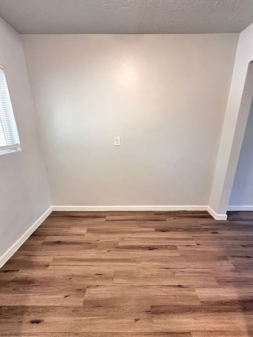Albuquerque Apartment: 210 Cornell Drive SE
