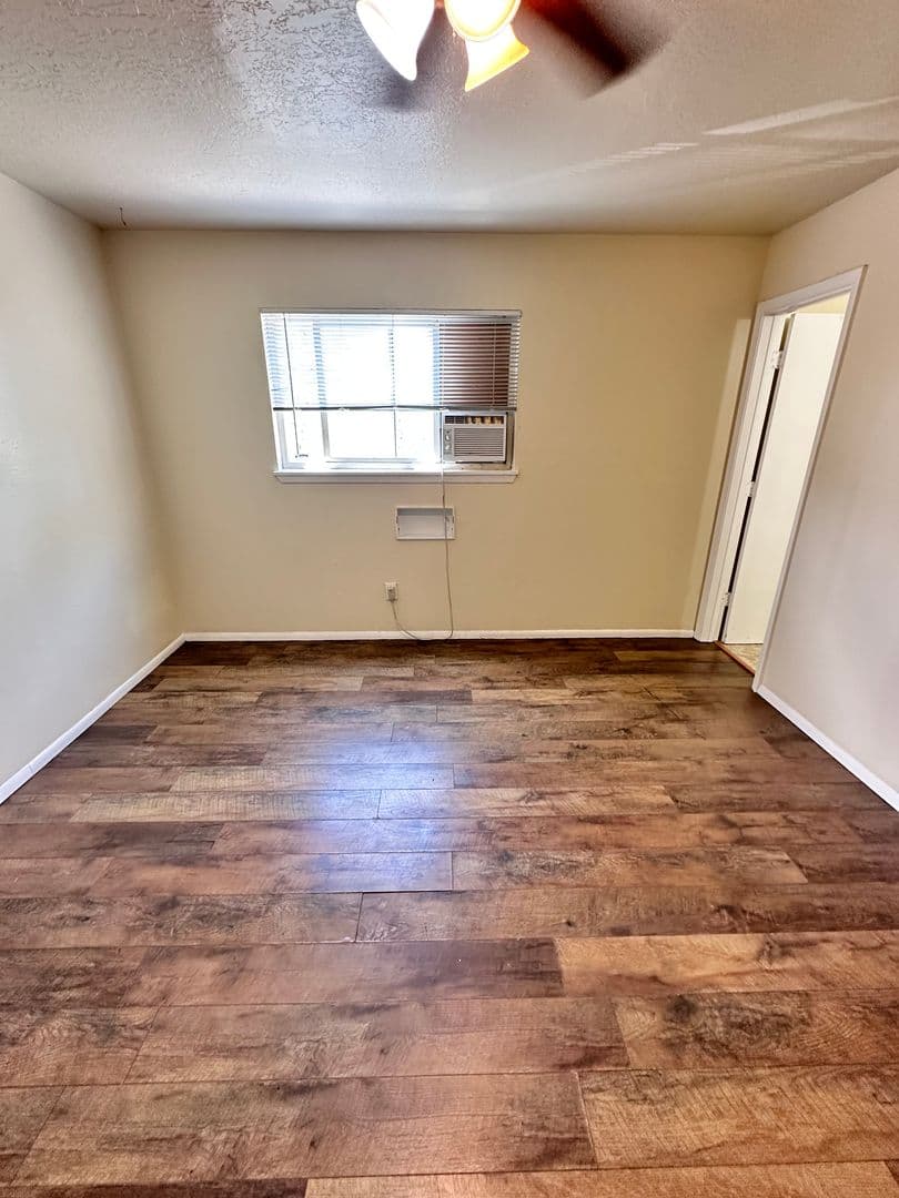 Albuquerque Apartment: 501 Texas Street NE