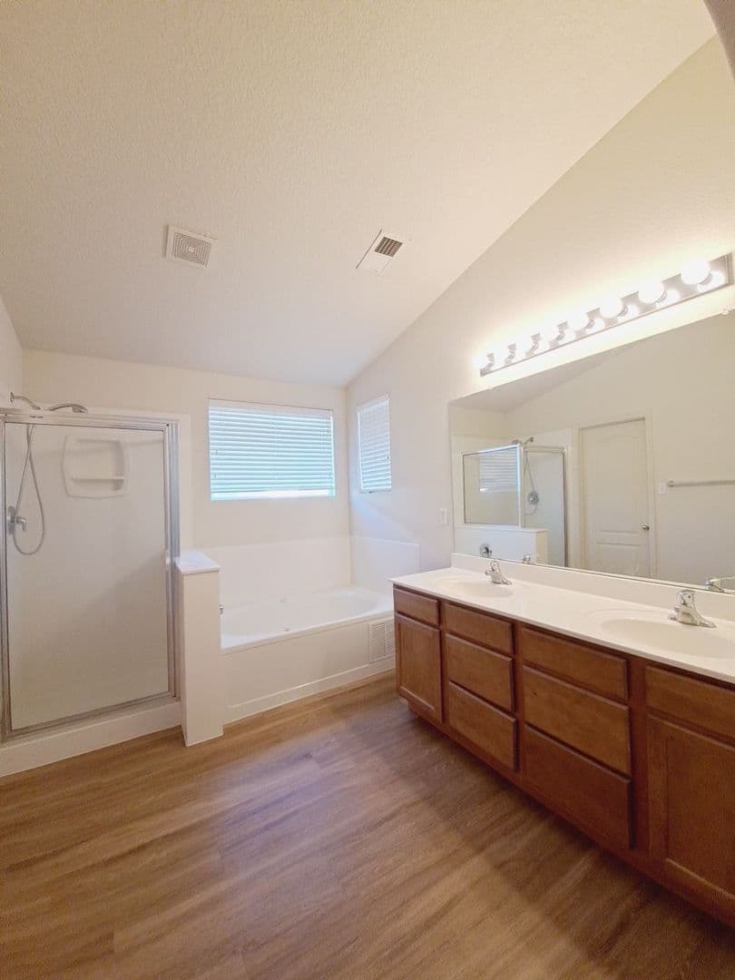 Los Lunas House: 750 Blue Sage Ave SW