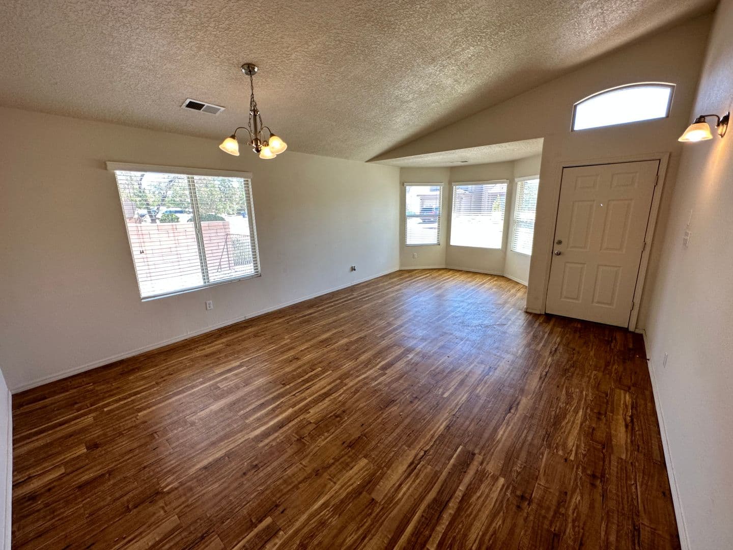 Los Lunas House: 841 Purple Aster SW