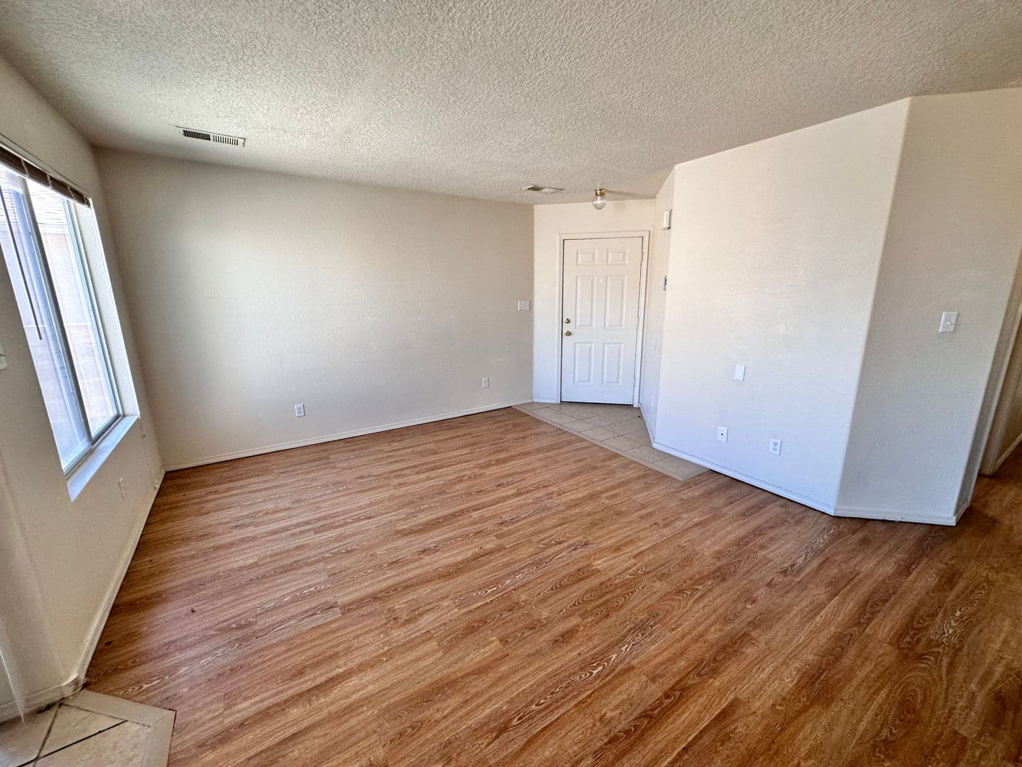 Los Lunas House: 720 Bear Grass Ave SW