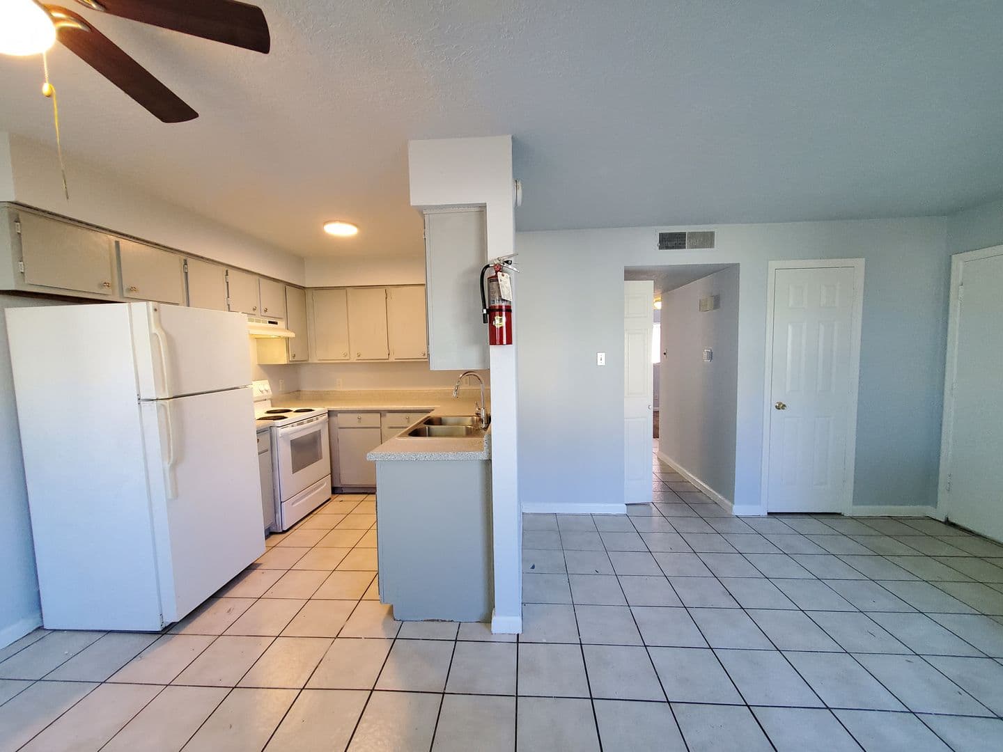 Los Lunas Apartment: 250 Village Drive