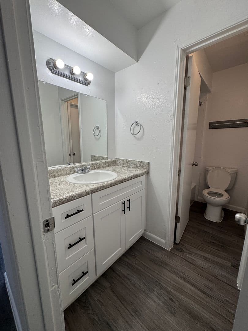 Houston Apartment: 9310 Long Point
