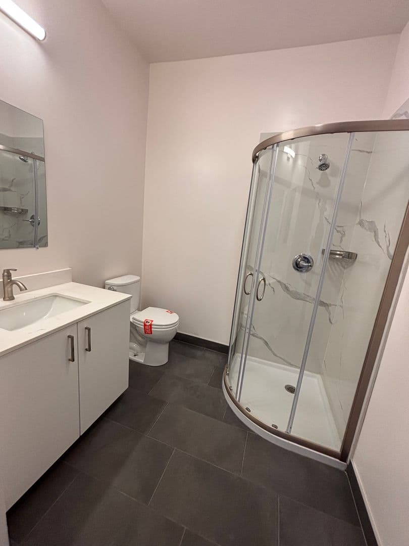 Richmond Apartment: 630 Harbour Way