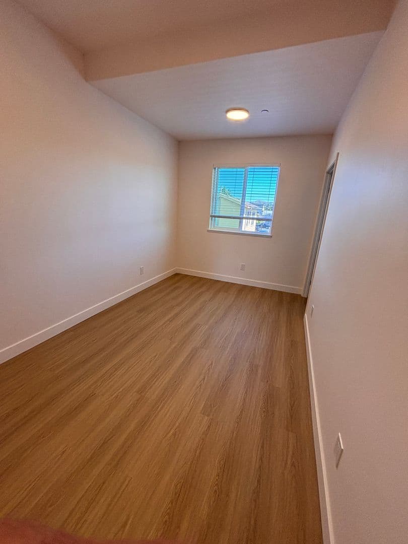 Richmond Apartment: 630 Harbour Way
