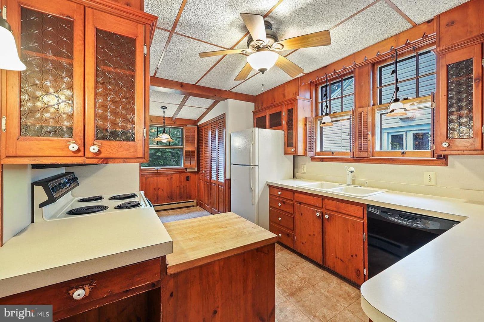Camp Hill House: 34 S 24th St