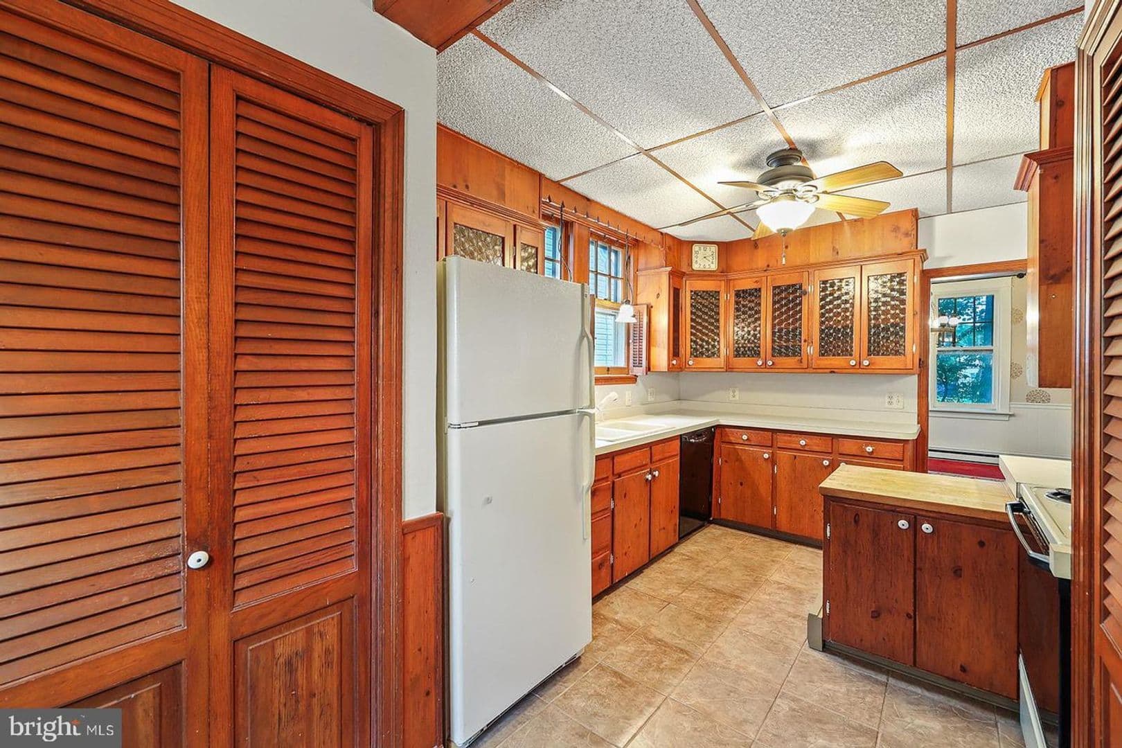 Camp Hill House: 34 S 24th St