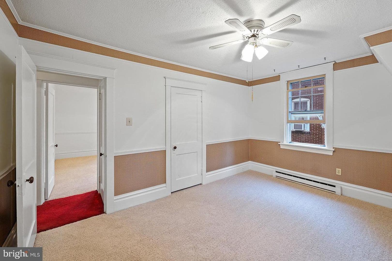 Camp Hill House: 34 S 24th St