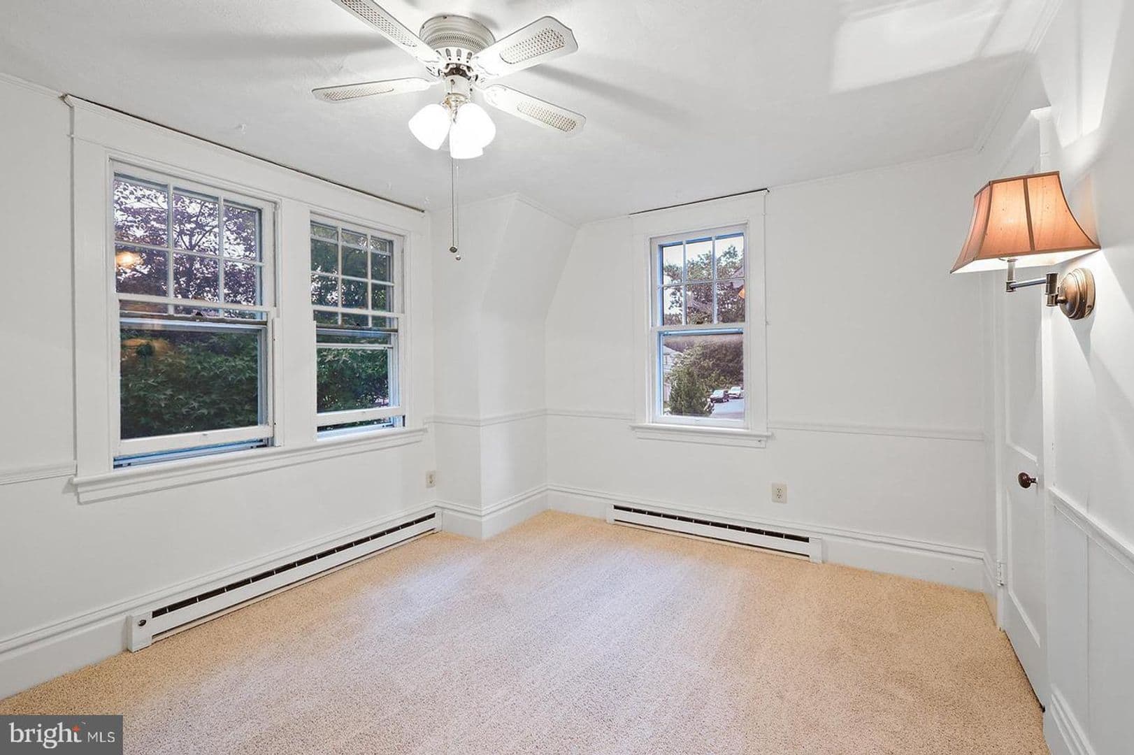Camp Hill House: 34 S 24th St