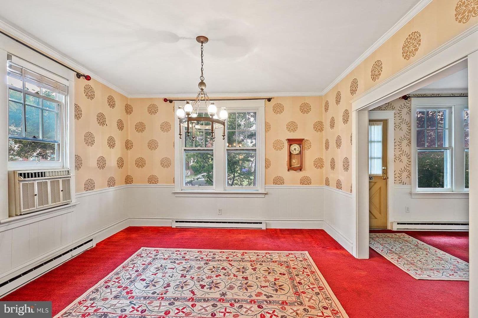 Camp Hill House: 34 S 24th St