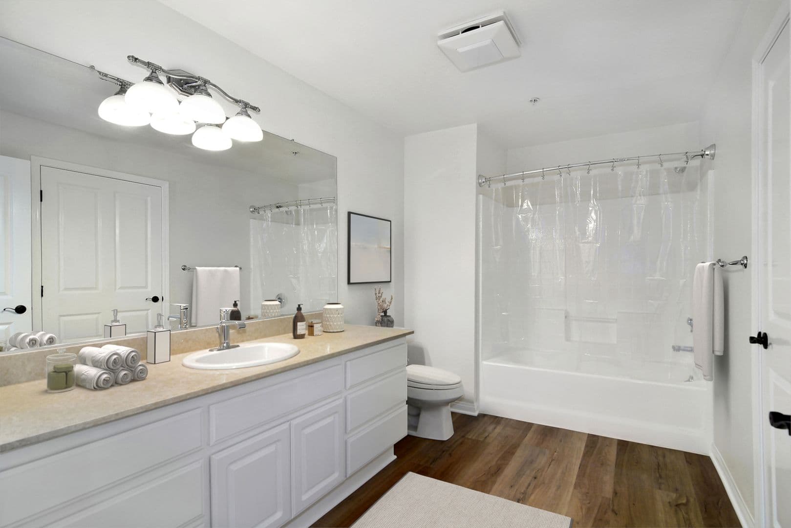 Toluca Lake Apartment: 4205 Cahuenga Boulevard