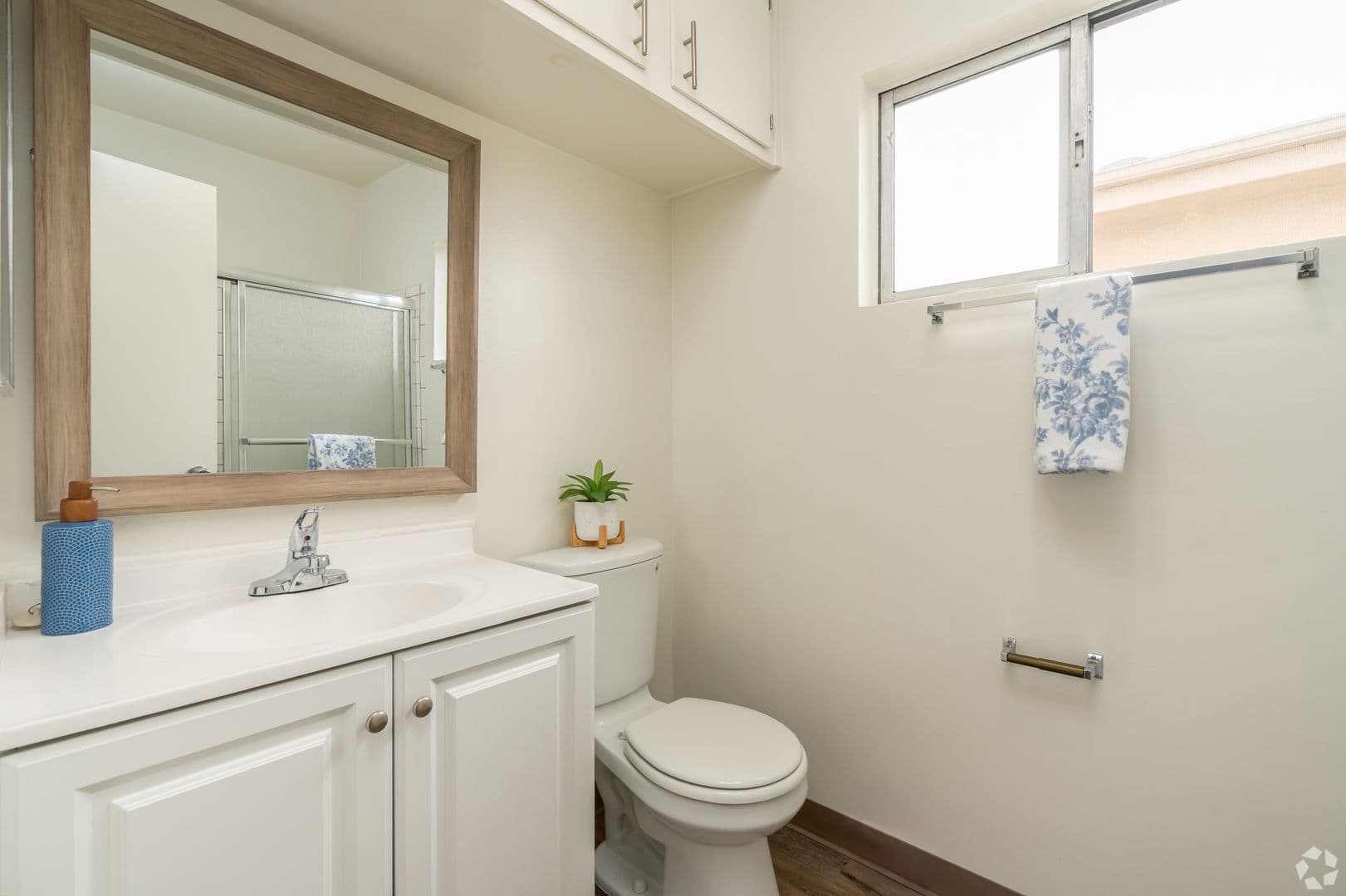 Reseda Apartment: 7923 Reseda Blvd.