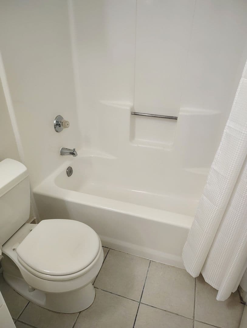 Glendale Apartment: 320 W. Maple St.