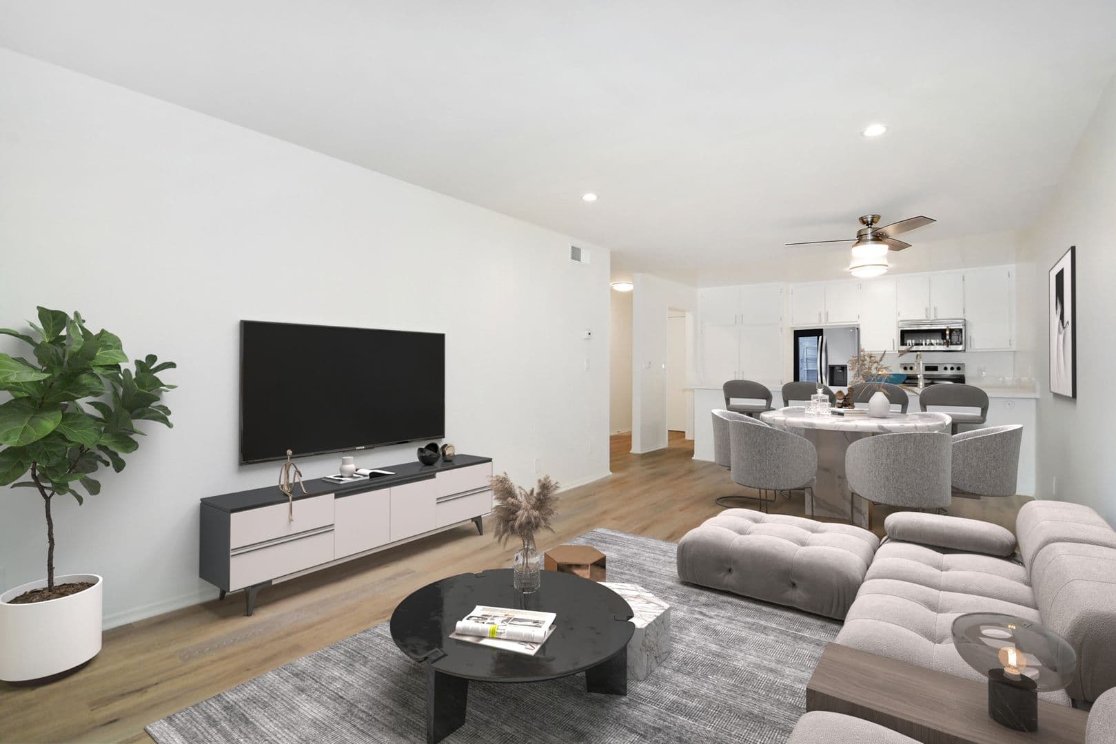 Van Nuys Apartment: 14960 Sherman Way