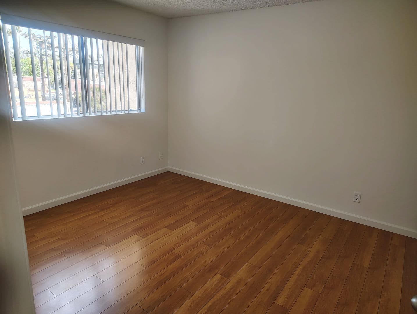 Glendale Apartment: 320 W. Maple St.