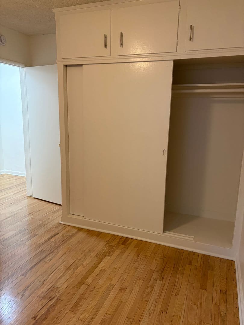 Burbank Apartment: 1719-1723 Grismer Ave.