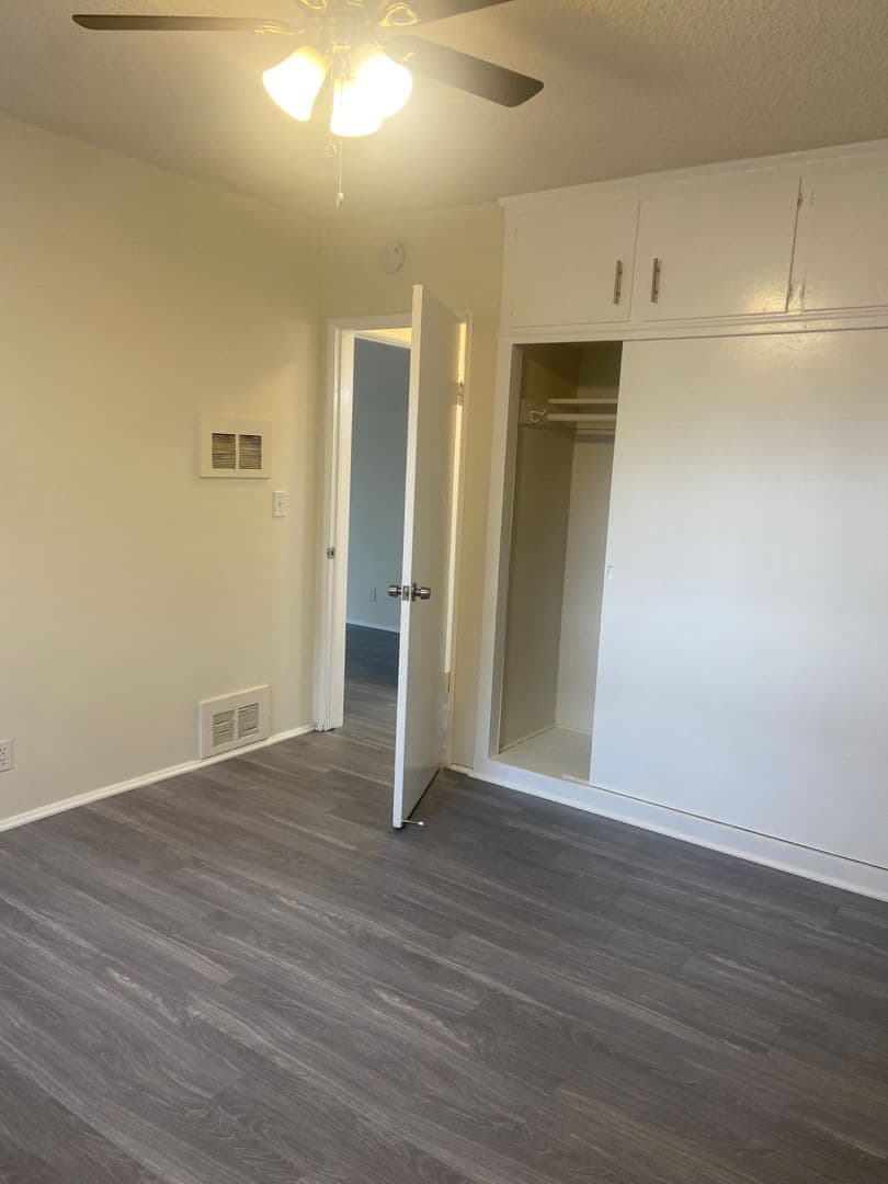 Burbank Apartment: 1719-1723 Grismer Ave.