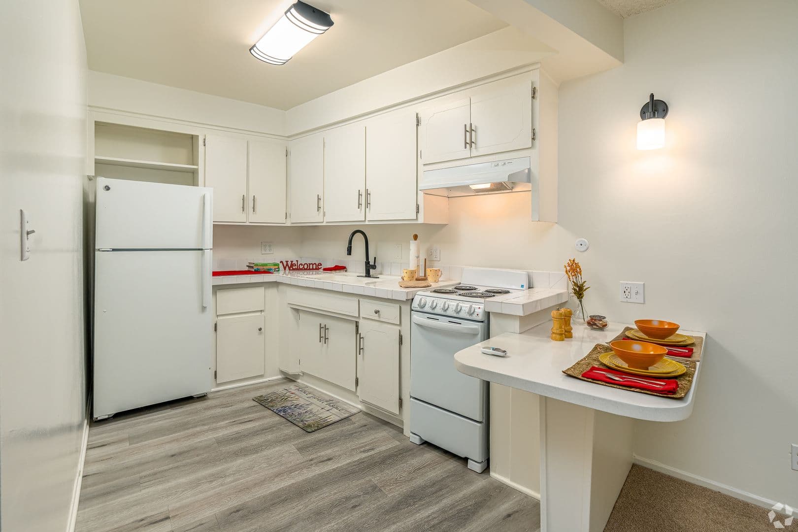 Reseda Apartment: 7923 Reseda Blvd.