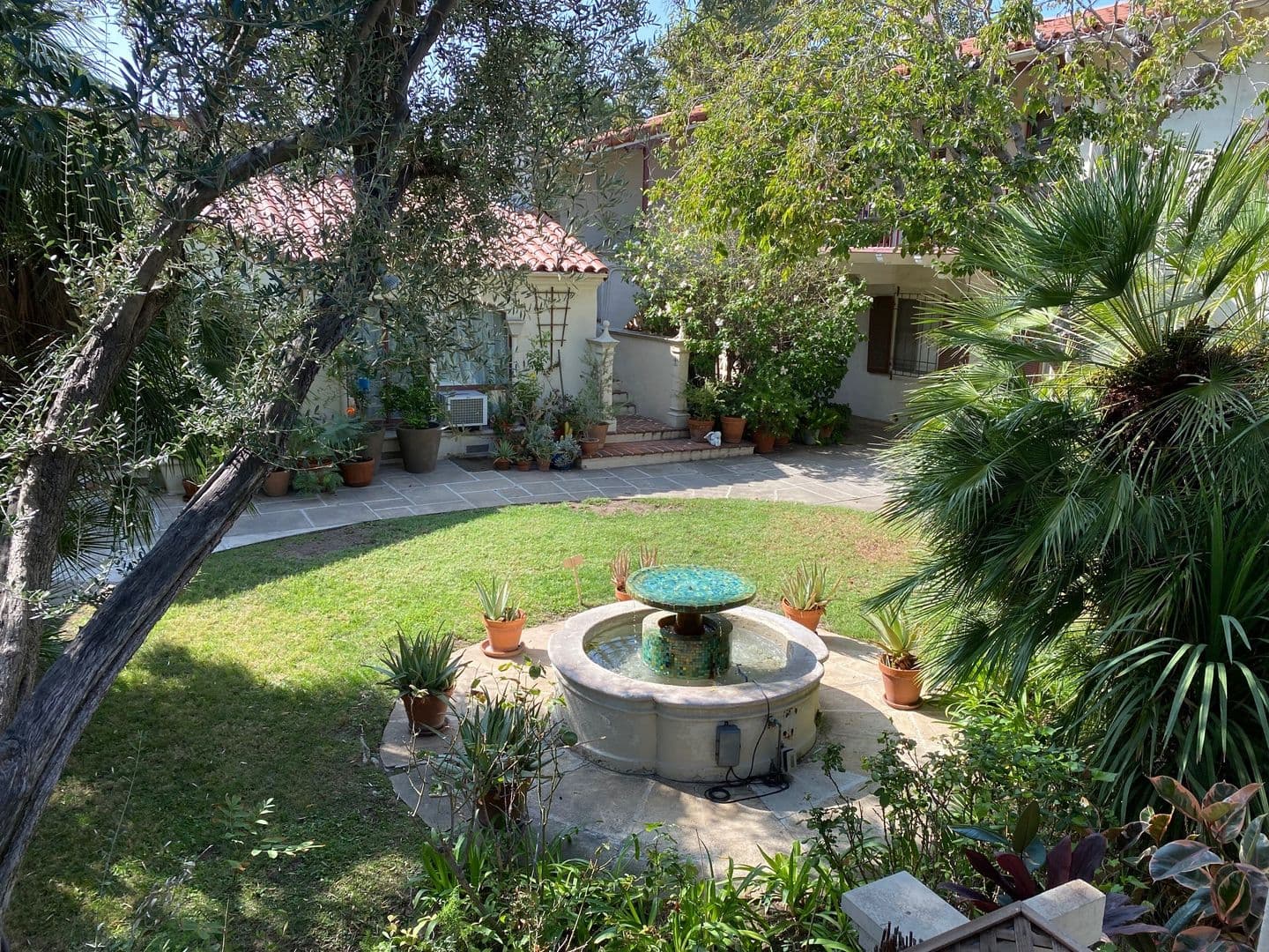 Pasadena Apartment: 285 W. California Ave.