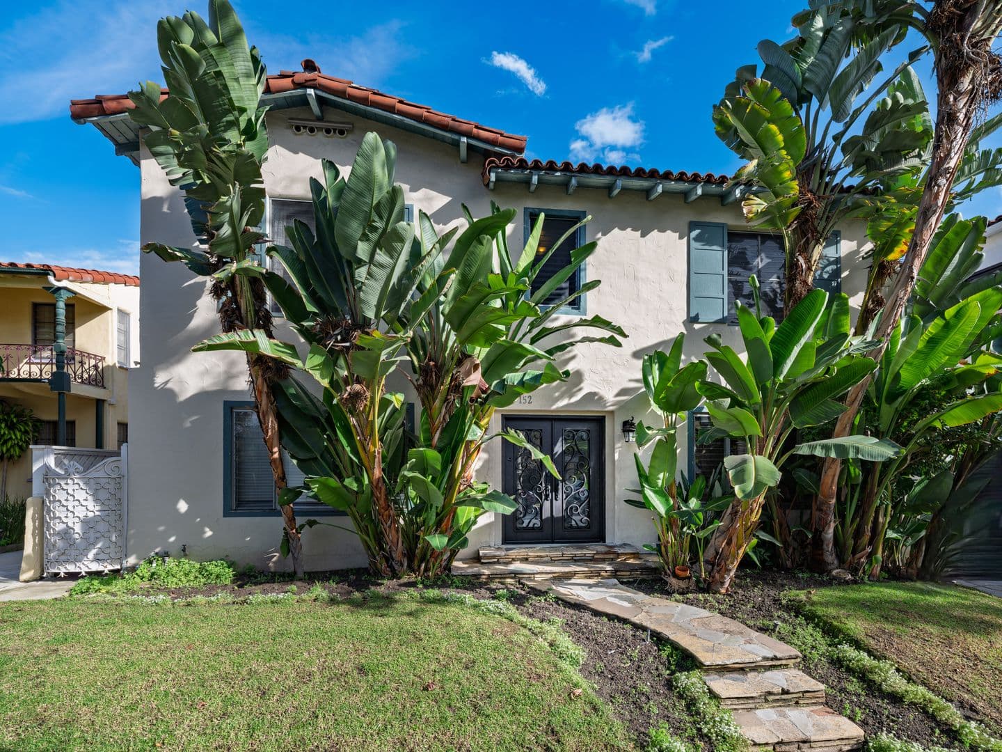 Beverly Hills Apartment: 152 North Arnaz Drive