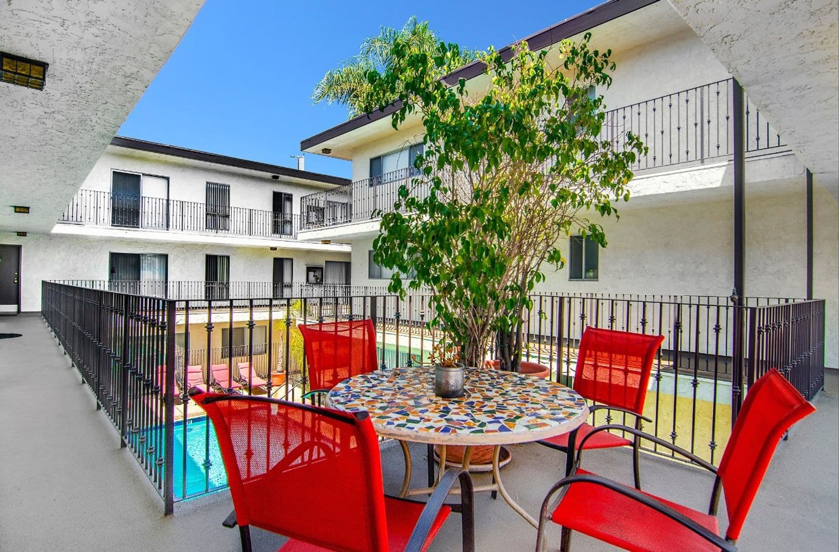 Encino Apartment: 5417 & 5425 Zelzah Avenue