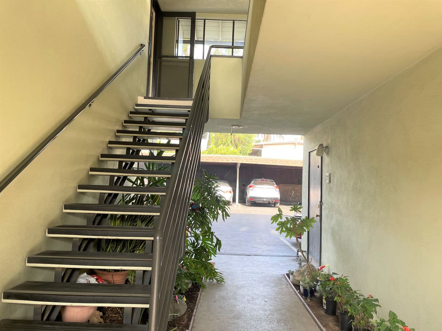 Pasadena Apartment: 305 E. California Blvd.