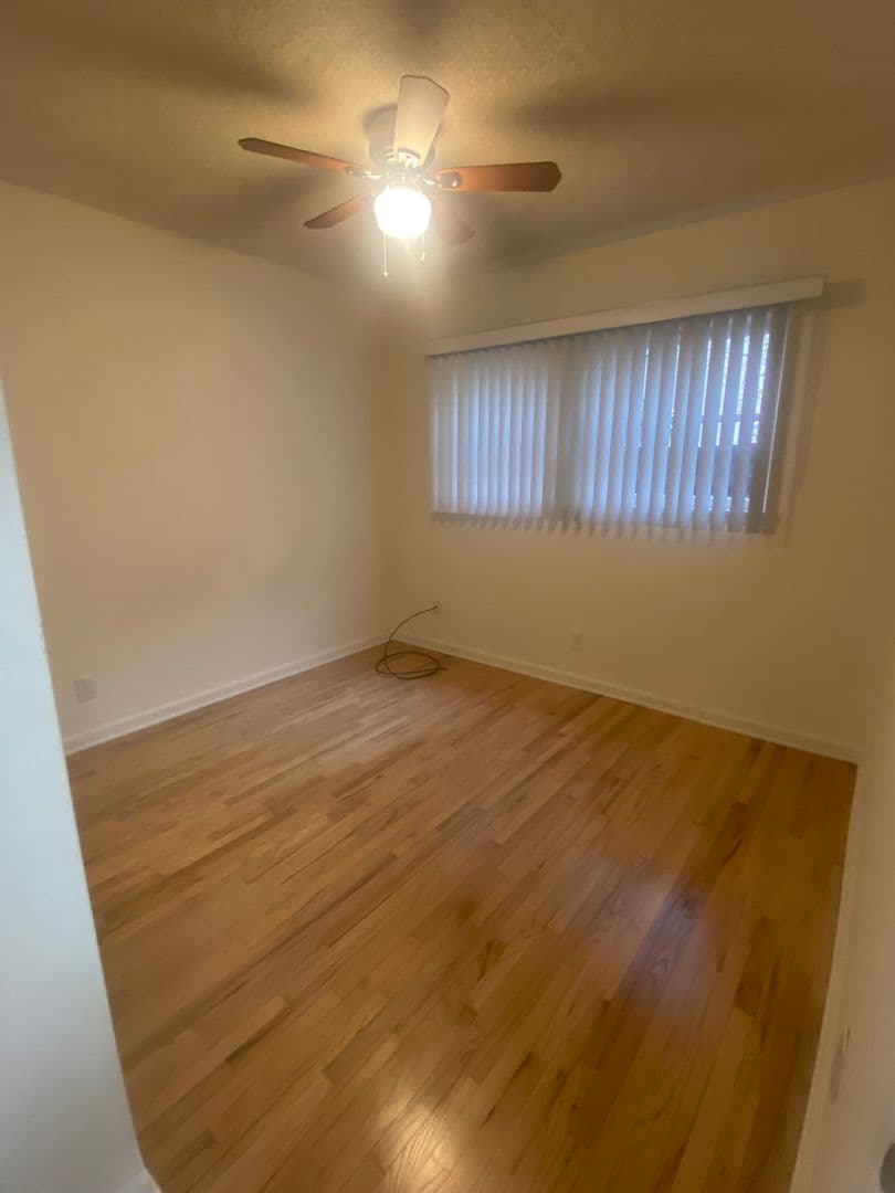 Burbank Apartment: 1719-1723 Grismer Ave.