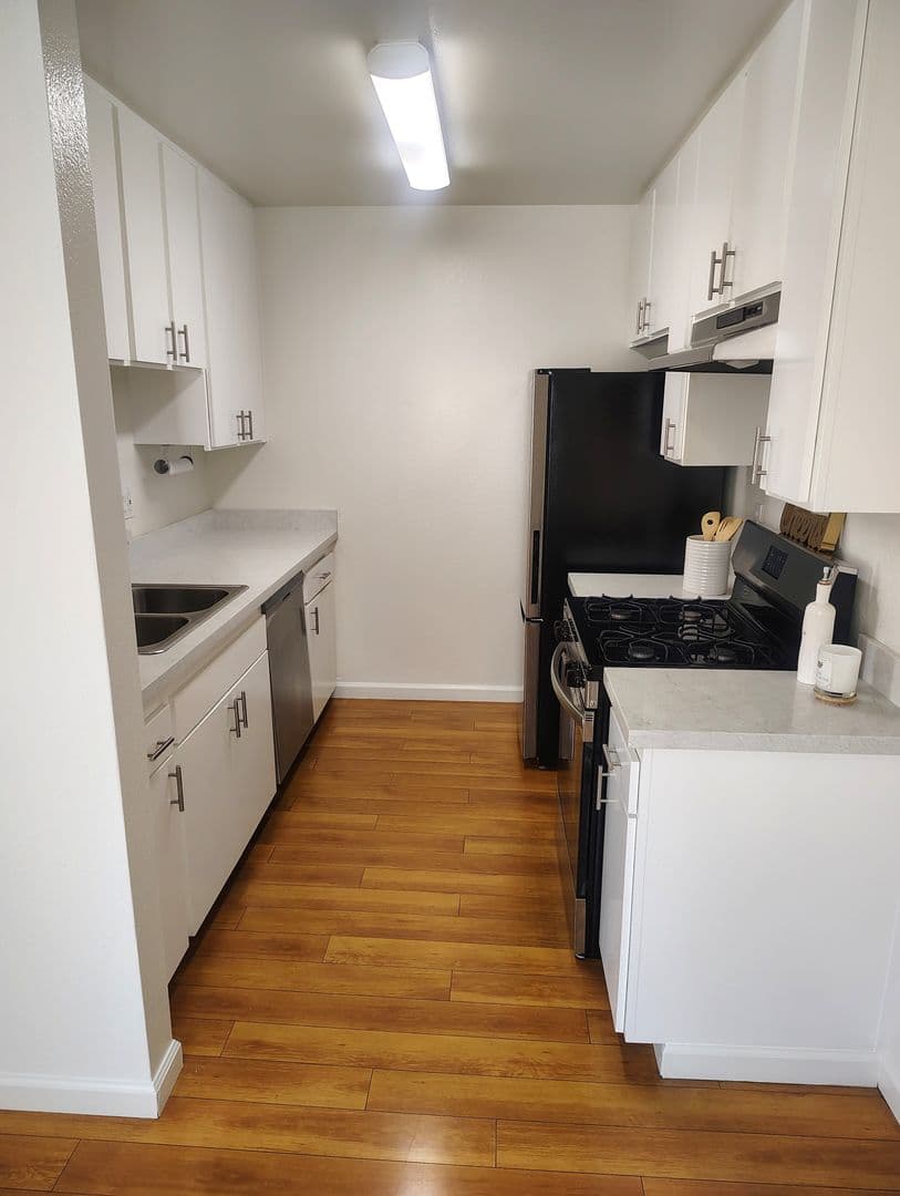 Glendale Apartment: 320 W. Maple St.