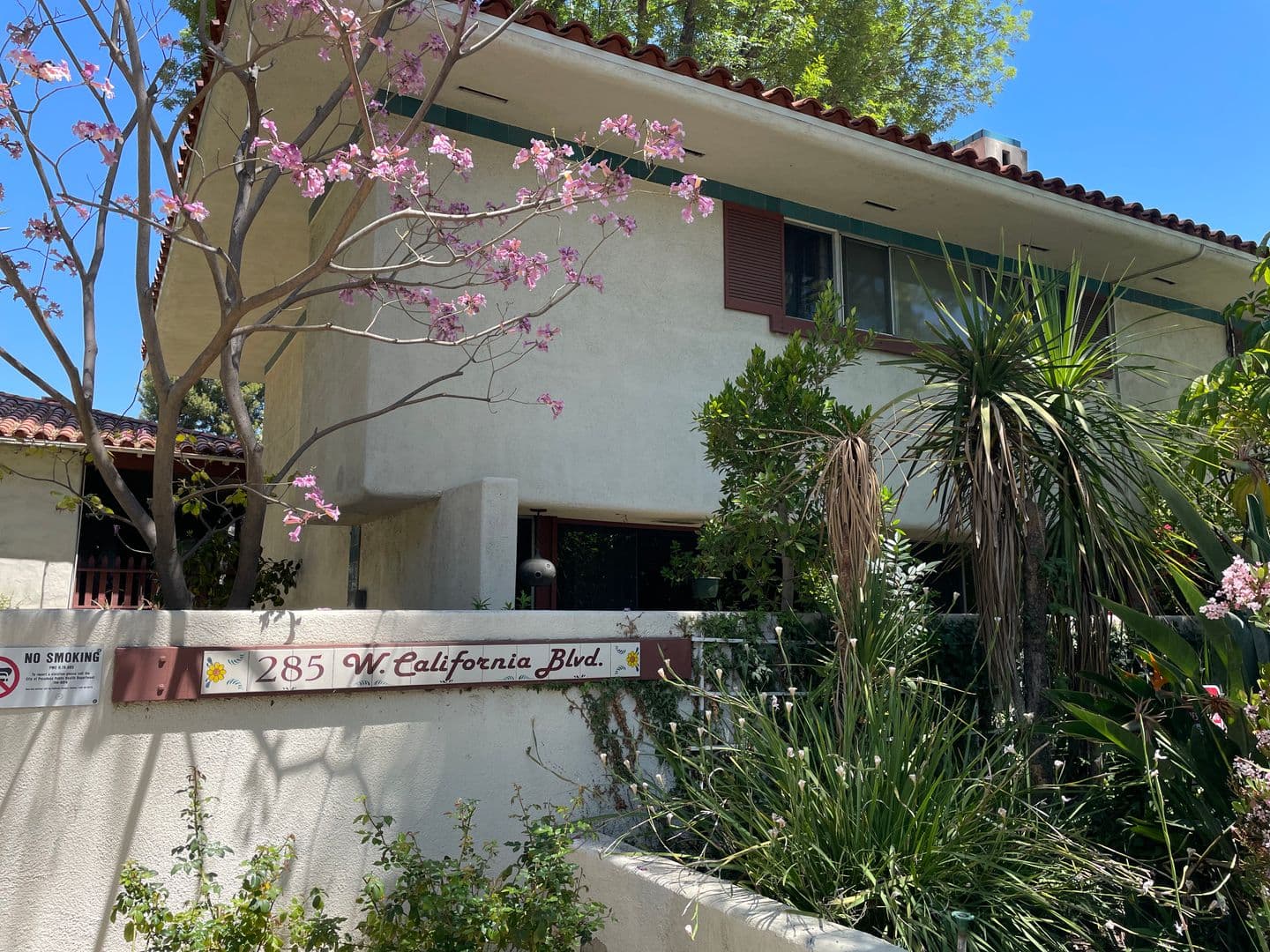 Pasadena Apartment: 285 W. California Ave.