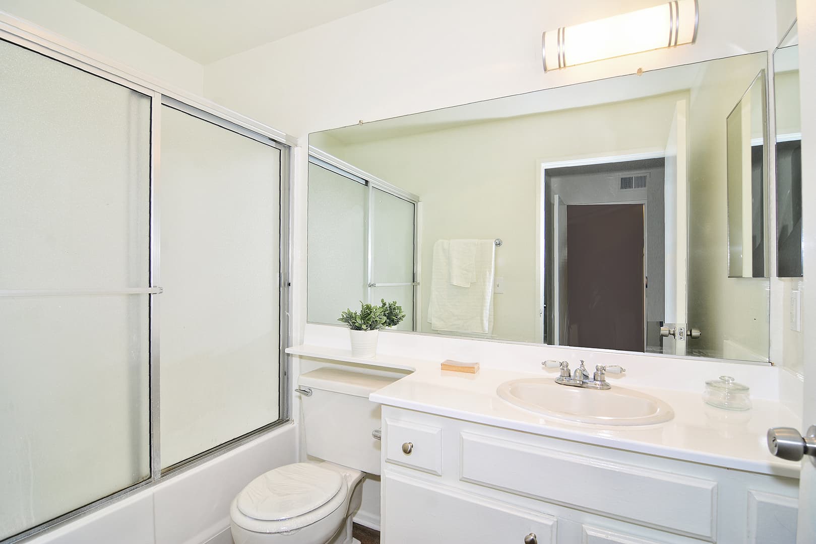 Santa Clarita Apartment: 26123 Bouquet Canyon Road