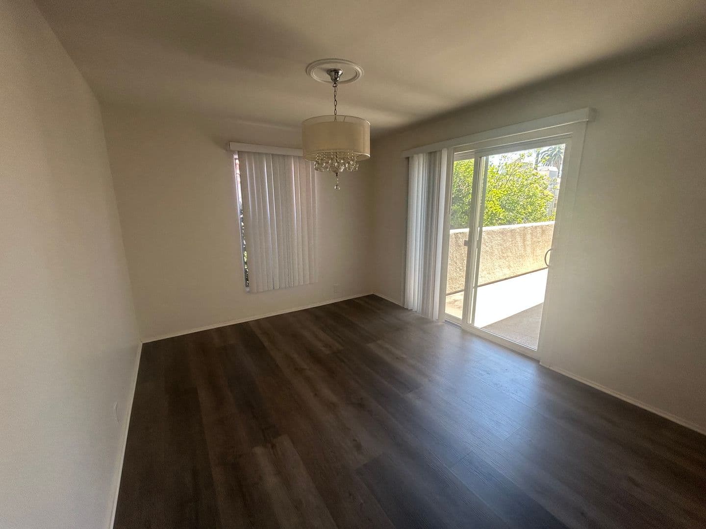 Pasadena Apartment: 285 W. California Ave.